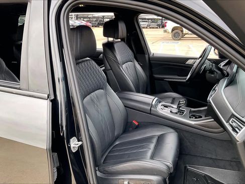 Used 2022 BMW X7 xDrive40i w/ M Sport Package image 10