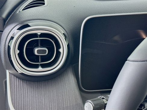 New 2026 Mercedes-Benz GLC 300 image 11