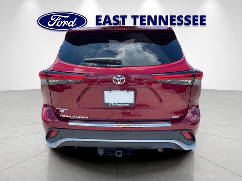 Used 2021 Toyota Highlander XSE FWD image 4