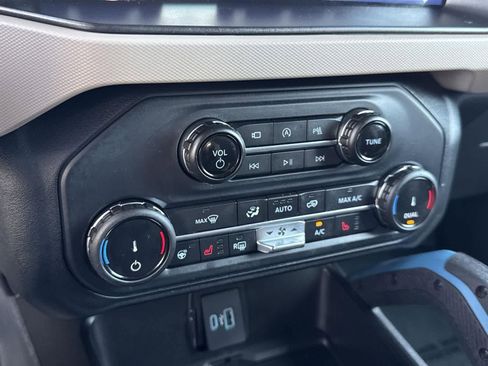 Used 2022 Ford Bronco Wildtrak image 13