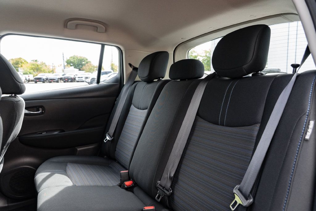 Used 2025 Nissan Leaf S FWD image 23