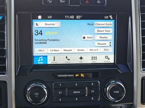 Used 2017 Ford F150 Lariat image 29