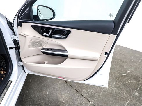 Used 2023 Mercedes-Benz C 300 Sedan image 25