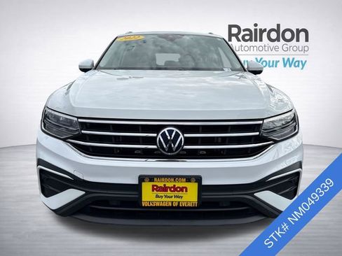 Used 2022 Volkswagen Tiguan SE AWD/4WD image 2