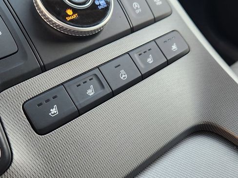 Used 2021 Hyundai Palisade Limited image 16