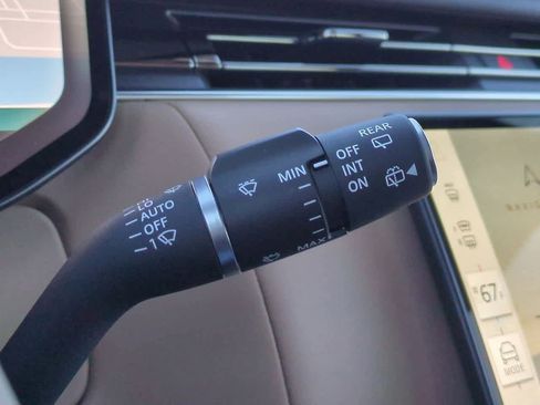 Used 2025 Land Rover Range Rover SE image 26