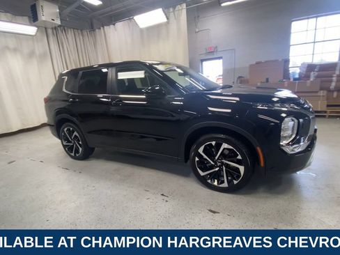 Used 2024 Mitsubishi Outlander SE AWD/4WD image 2