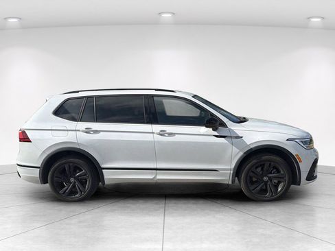 Used 2024 Volkswagen Tiguan SE R-Line AWD/4WD image 3
