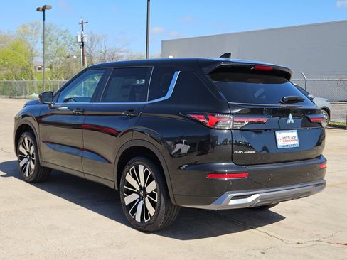 New 2026 Mitsubishi Outlander SE AWD/4WD image 3