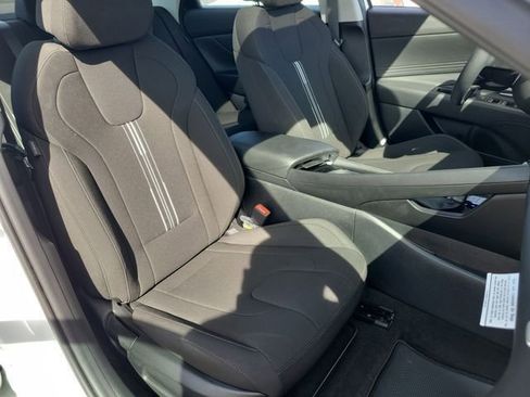 Certified 2025 Hyundai Elantra SEL w/ Cargo Package image 18