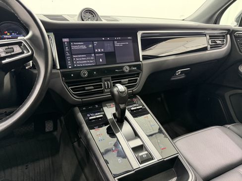 Certified 2024 Porsche Macan S AWD/4WD image 38