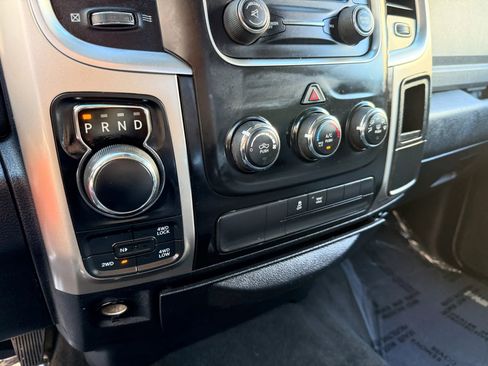 Used 2018 RAM 1500 Classic SLT image 16