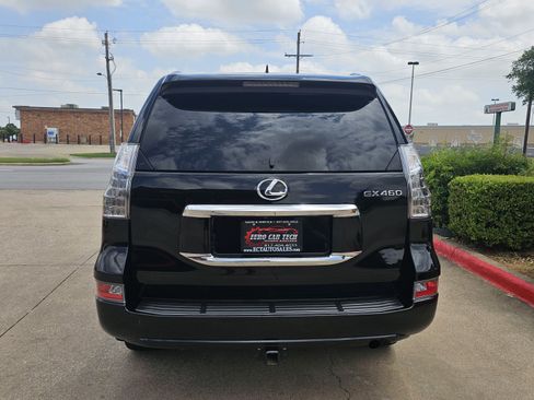 Used 2019 Lexus GX 460 w/ Navigation Package image 4