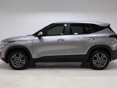 Used 2023 Kia Seltos LX AWD/4WD image 4