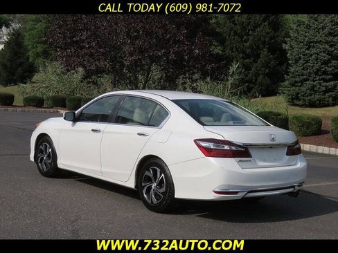 Used 2017 Honda Accord LX image 10