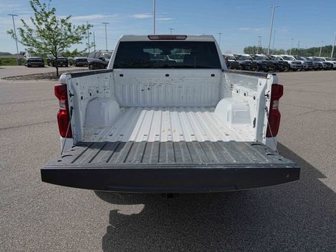 Used 2022 Chevrolet Silverado 1500 LT AWD/4WD image 14