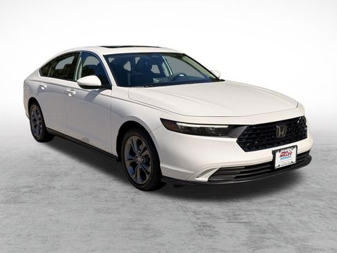 Used 2024 Honda Accord EX image 3