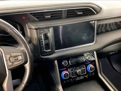 Used 2022 GMC Yukon XL Denali AWD/4WD image 8