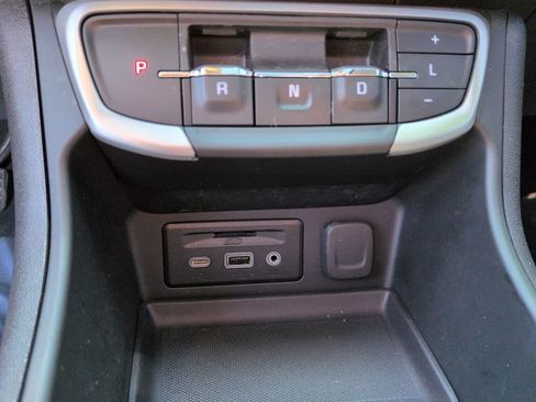 Used 2024 GMC Terrain SLT w/ Elevation Edition AWD/4WD image 21