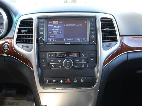 Used 2013 Jeep Grand Cherokee Limited w/ Luxury Group II RWD image 25