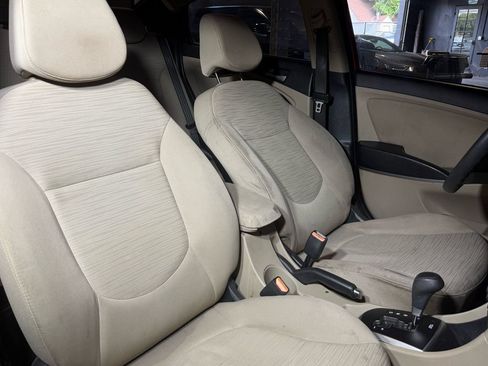 Used 2016 Hyundai Accent SE w/ Option Group 02 FWD image 19