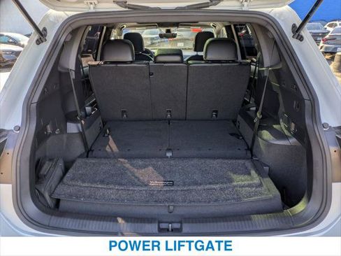 Used 2022 Volkswagen Tiguan SE R-Line image 23