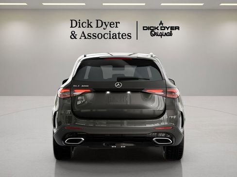 Used 2025 Mercedes-Benz GLC 300 image 14