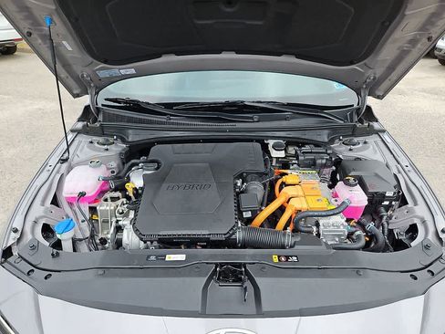 Certified 2025 Hyundai Elantra SEL FWD image 29