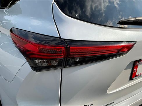 Used 2022 Toyota Highlander Bronze Edition AWD/4WD image 29
