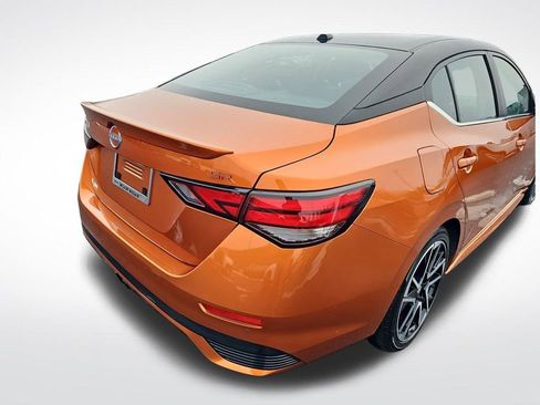 Used 2025 Nissan Sentra SR image 13