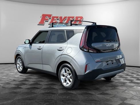 Used 2023 Kia Soul S image 3