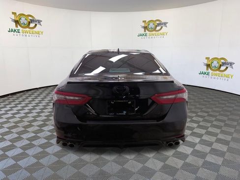 Used 2021 Toyota Camry XSE image 9