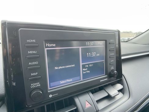 Used 2020 Toyota RAV4 XLE image 17