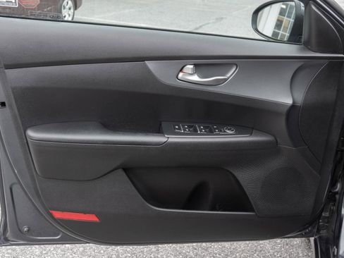 Used 2021 Kia Forte LXS FWD image 16