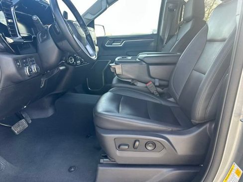 Used 2025 GMC Sierra 1500 SLT AWD/4WD image 14