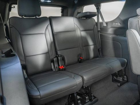 New 2026 Chevrolet Suburban High Country image 40