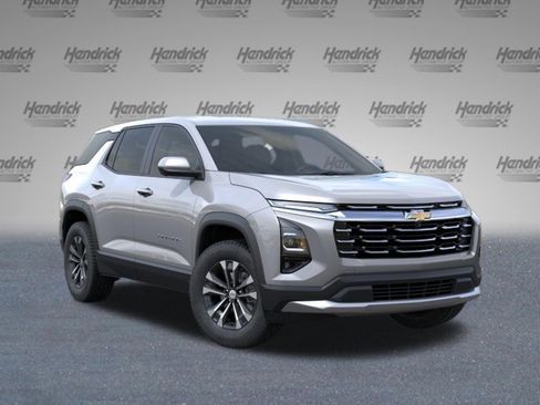 New 2026 Chevrolet Equinox LT FWD image 2