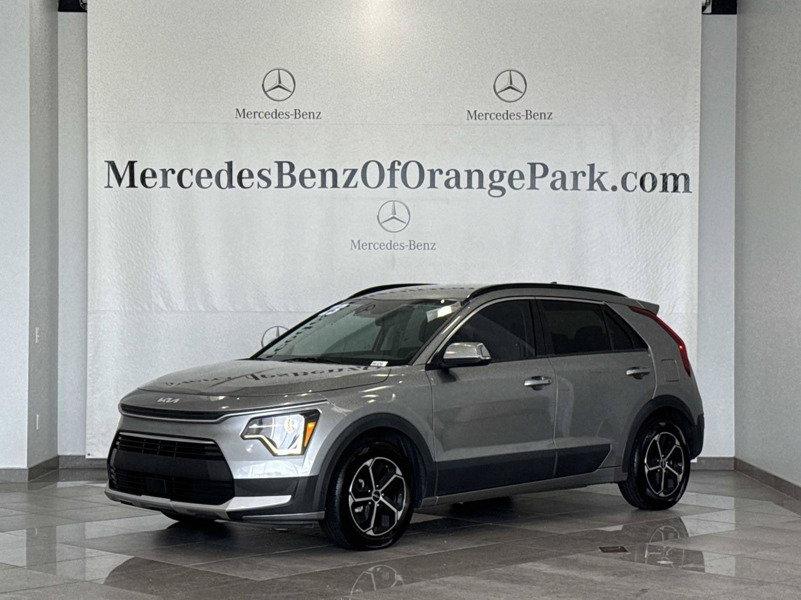 Used 2023 Kia Niro EX FWD image 1