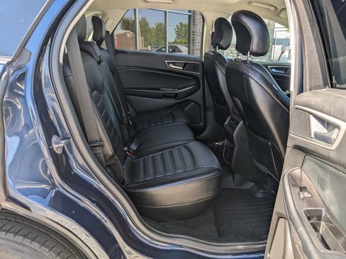 Used 2017 Ford Edge SEL w/ Equipment Group 201A AWD/4WD image 16
