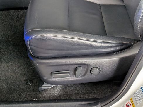 Used 2018 Toyota RAV4 Limited w/ Carpet Mat Package image 12