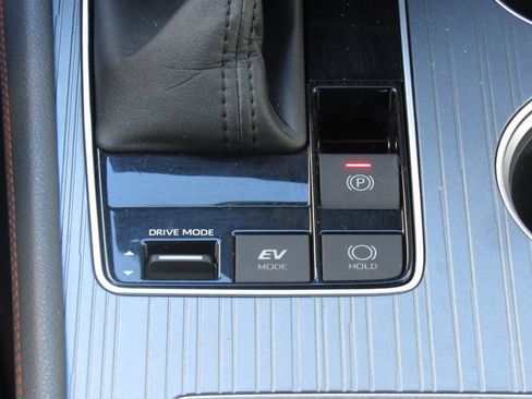 Used 2022 Toyota Sienna XSE image 32