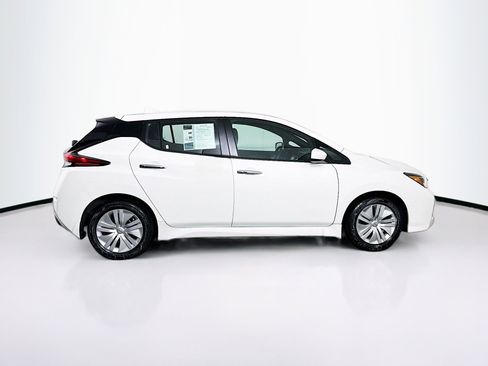 Used 2023 Nissan Leaf S image 10