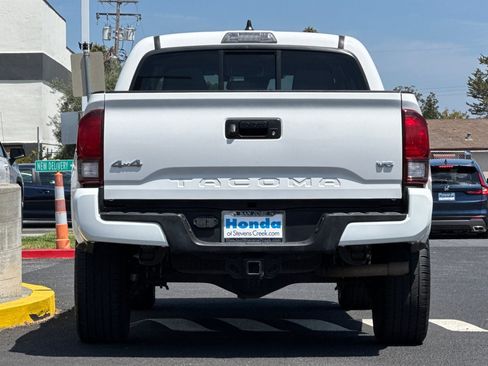 Used 2020 Toyota Tacoma SR AWD/4WD image 10