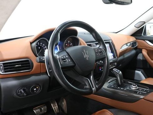 Used 2019 Maserati Levante S GranLusso AWD/4WD image 14