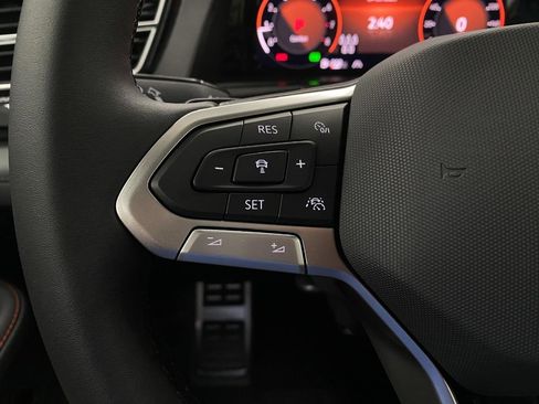 New 2026 Volkswagen Atlas Peak Edition AWD/4WD image 17