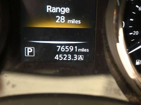 Used 2016 Nissan Rogue SV AWD/4WD image 19