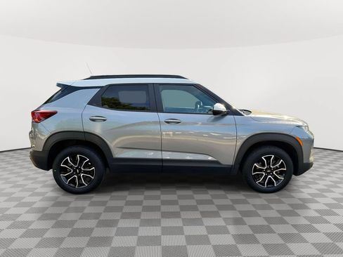 Used 2023 Chevrolet TrailBlazer ACTIV w/ Convenience Package AWD/4WD image 8