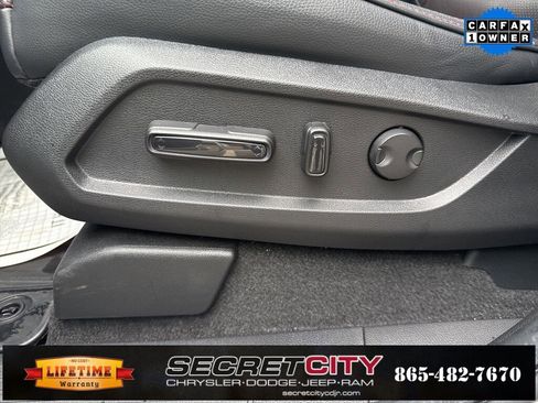 Used 2025 Honda Pilot Black Edition image 34