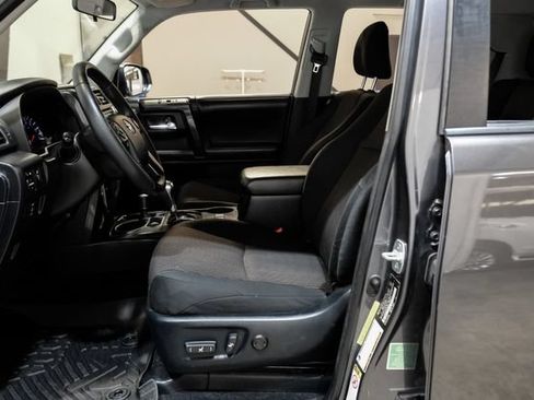Used 2017 Toyota 4Runner TRD Off-Road AWD/4WD image 4