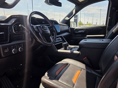 Used 2022 GMC Sierra 1500 AT4 w/ AT4 Preferred Package AWD/4WD image 10